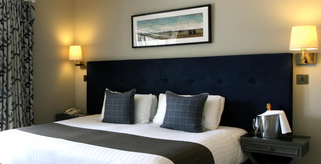 לינדהרסט The Bell Inn Hotel מראה חיצוני תמונה