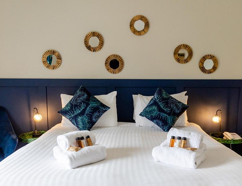 לינדהרסט The Bell Inn Hotel מראה חיצוני תמונה