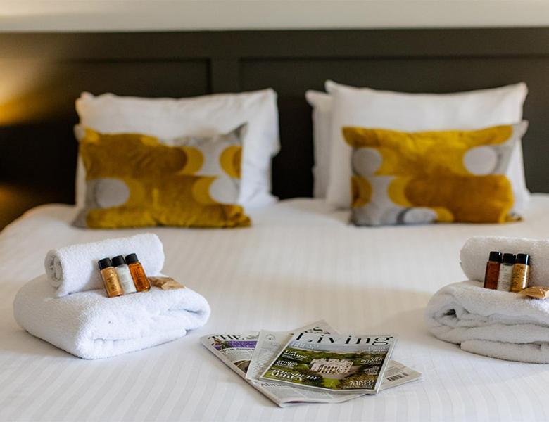 לינדהרסט The Bell Inn Hotel מראה חיצוני תמונה