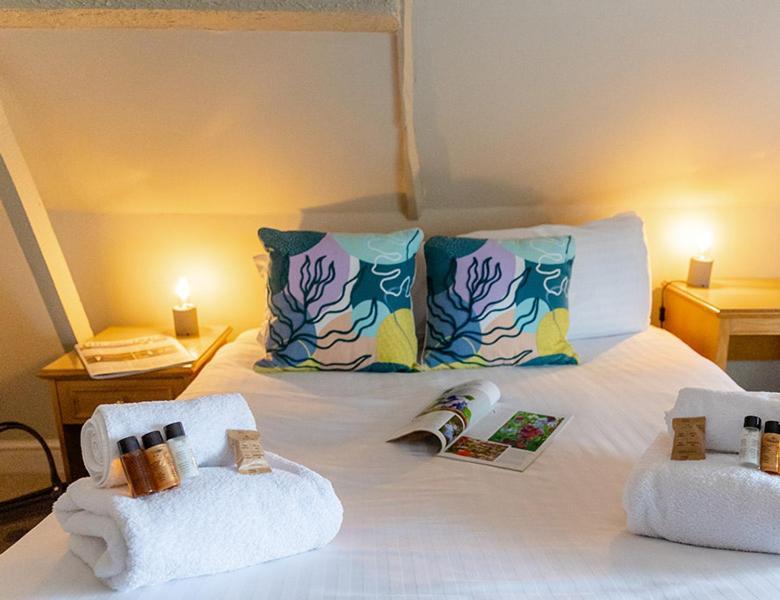 לינדהרסט The Bell Inn Hotel מראה חיצוני תמונה