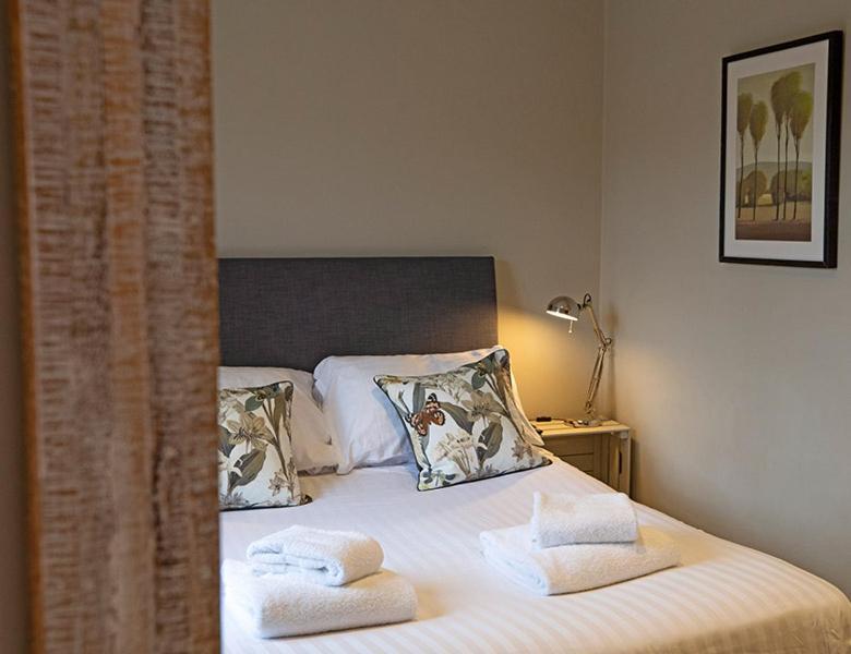 לינדהרסט The Bell Inn Hotel מראה חיצוני תמונה