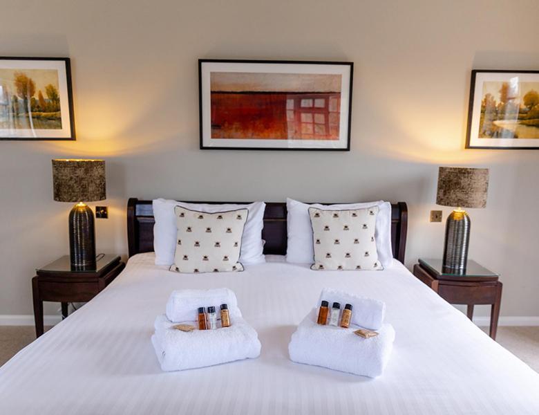 לינדהרסט The Bell Inn Hotel מראה חיצוני תמונה