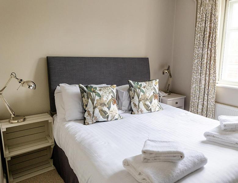 לינדהרסט The Bell Inn Hotel מראה חיצוני תמונה