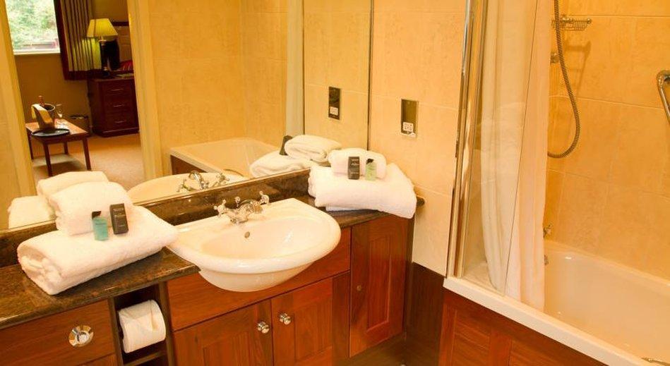 לינדהרסט The Bell Inn Hotel מראה חיצוני תמונה