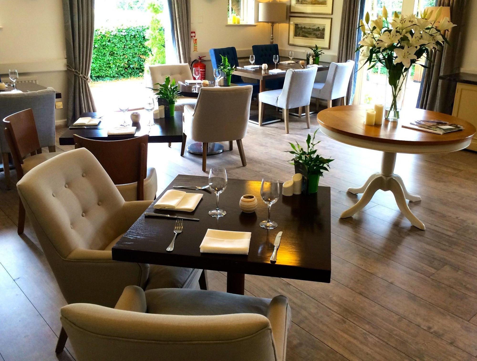 לינדהרסט The Bell Inn Hotel מראה חיצוני תמונה