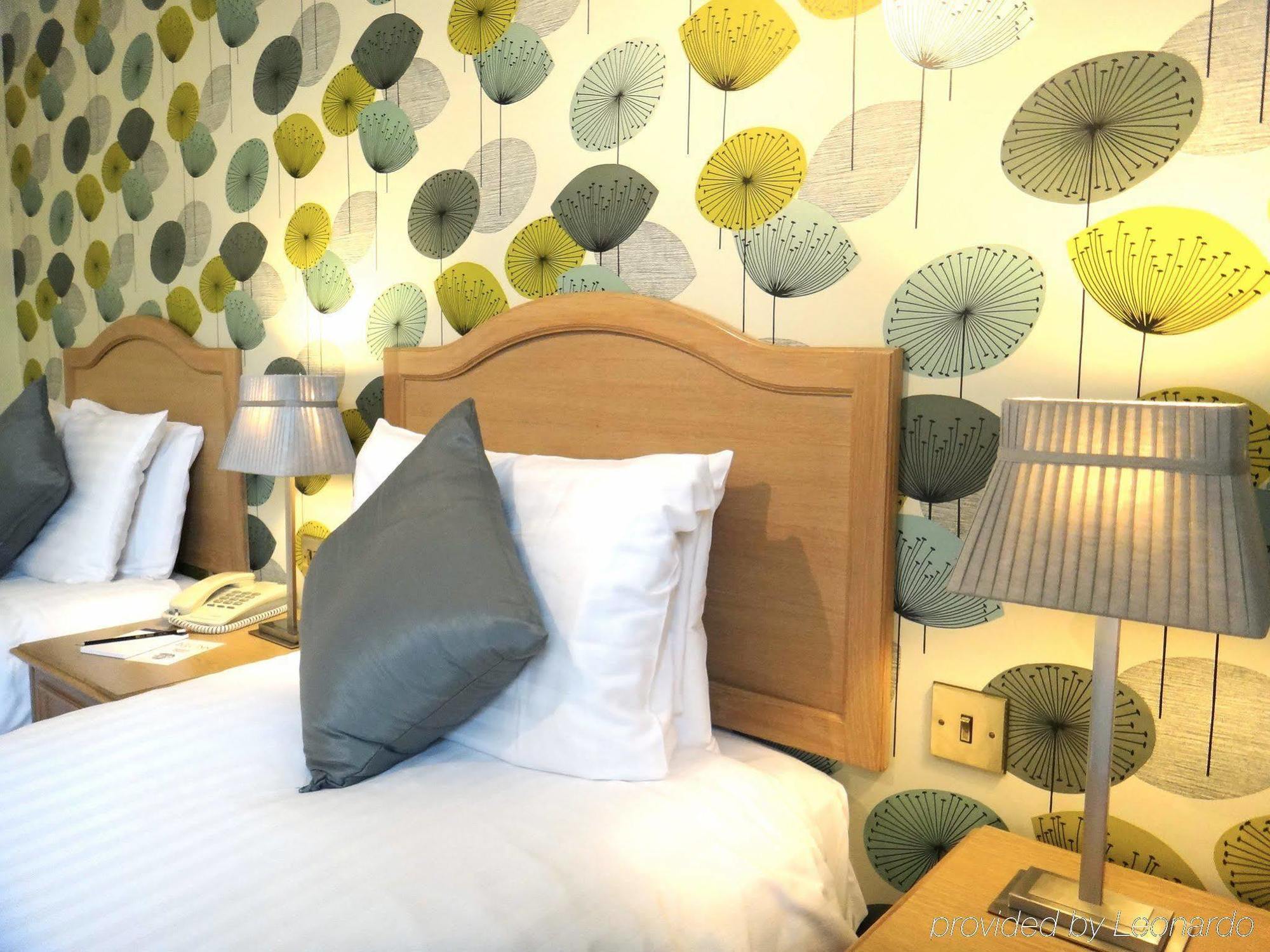 לינדהרסט The Bell Inn Hotel מראה חיצוני תמונה