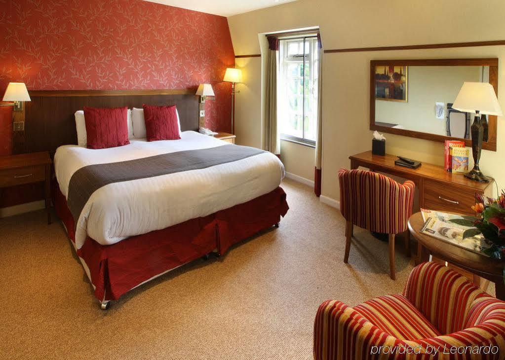 לינדהרסט The Bell Inn Hotel מראה חיצוני תמונה