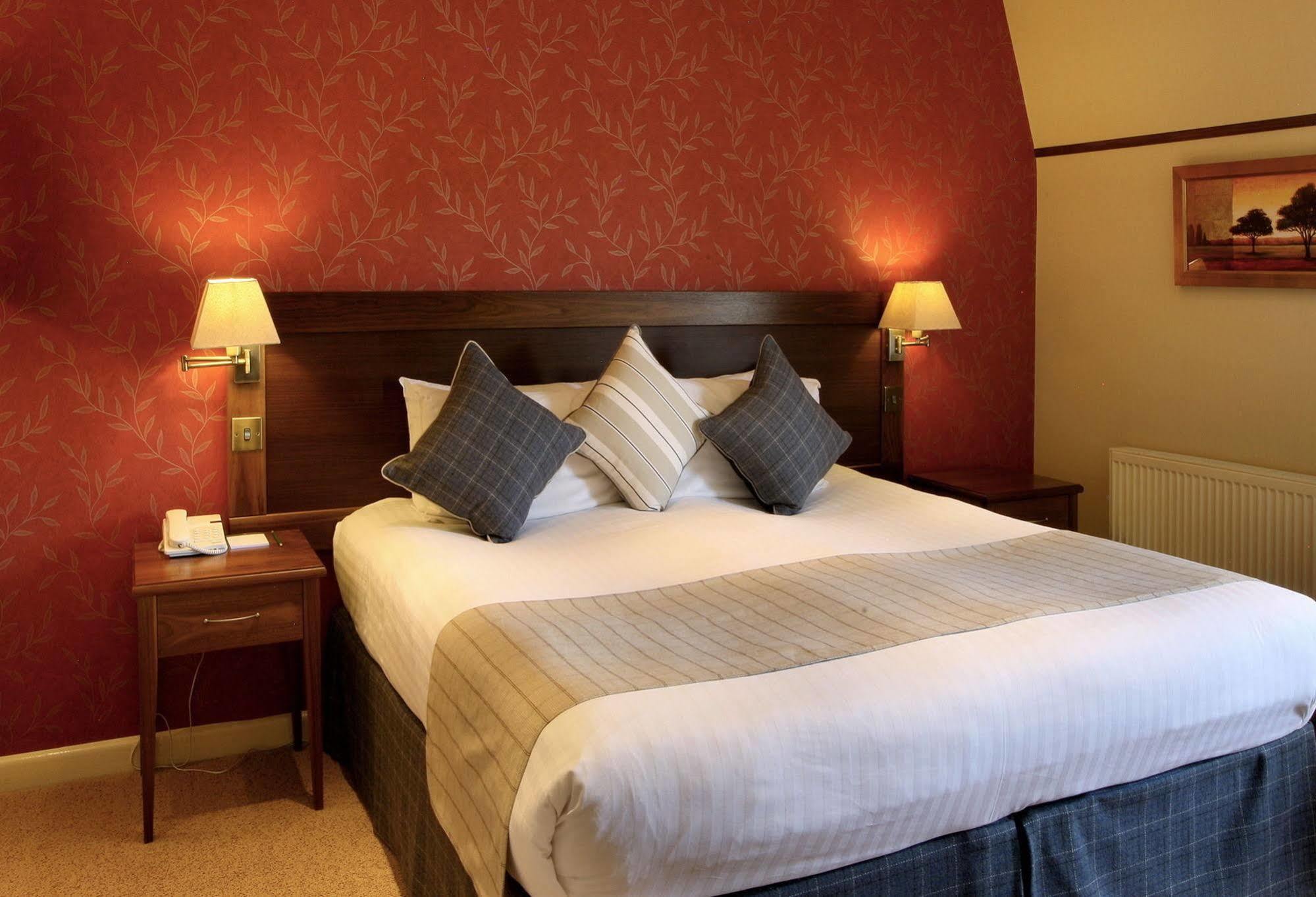 לינדהרסט The Bell Inn Hotel מראה חיצוני תמונה